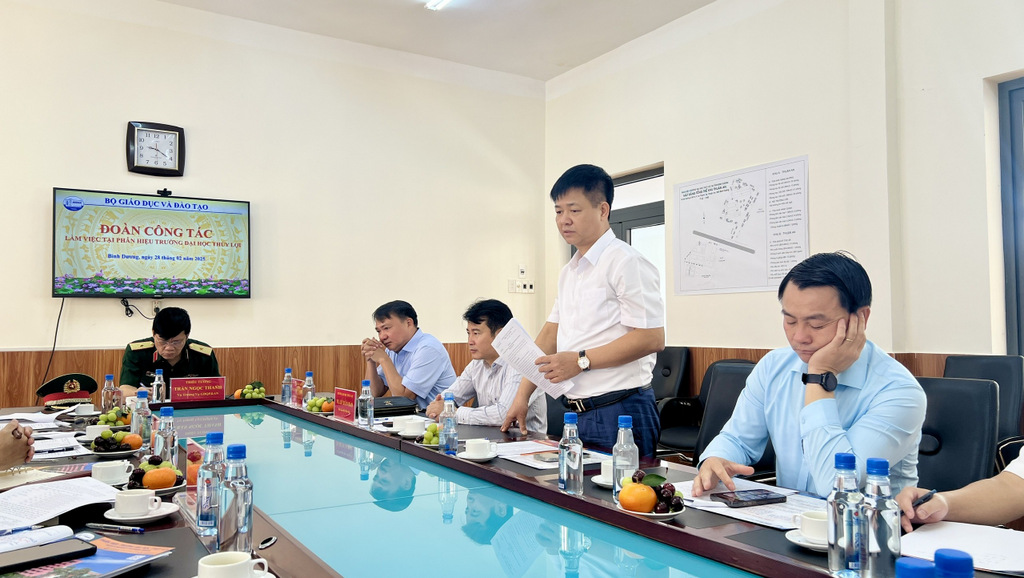 Đại tá Đặng Thanh Tùng - Phó giám đốc Trung tâm Giáo dục quốc phòng và an ninh Trường Đại học Thủy lợi